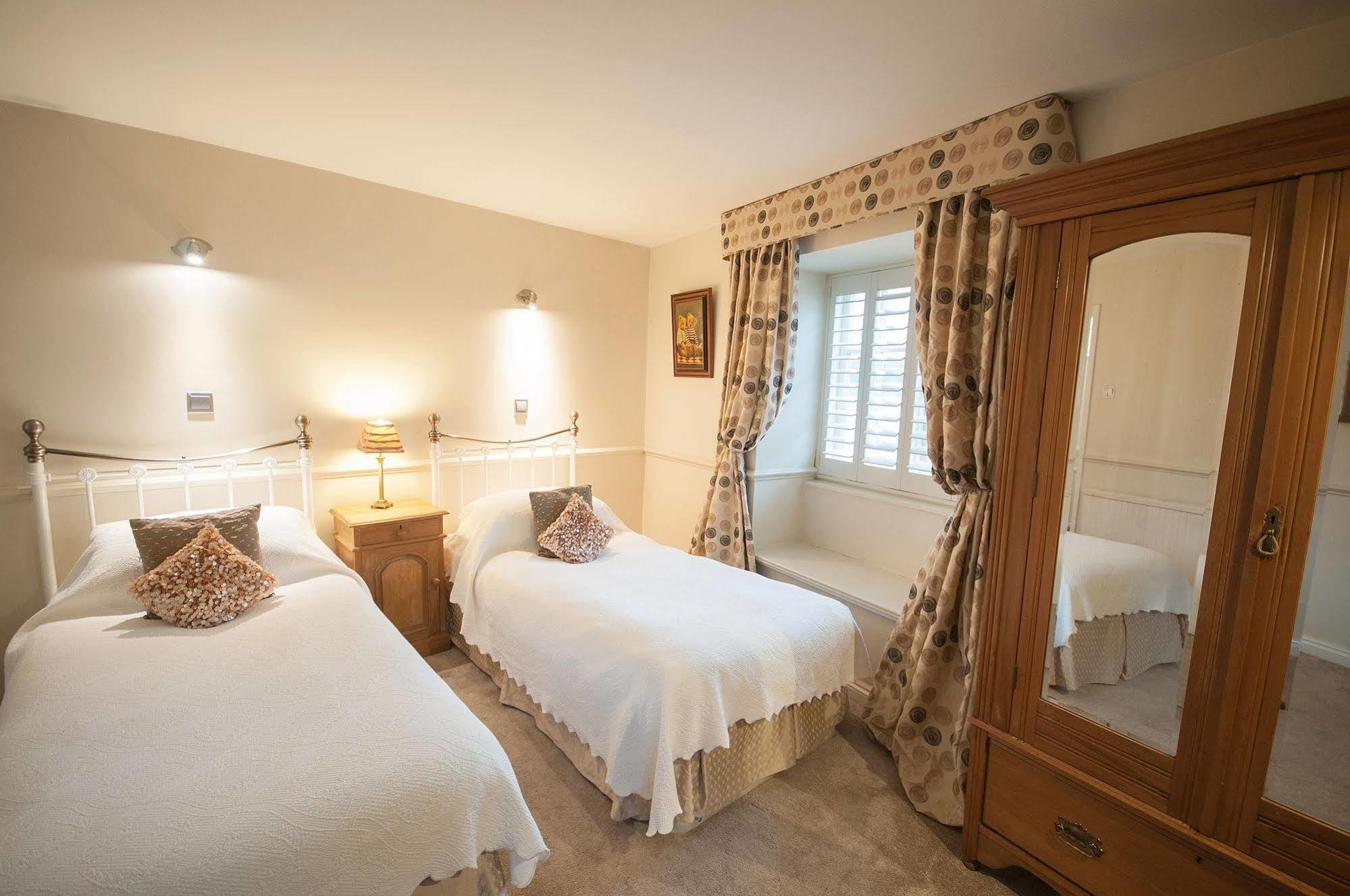 バース Apsley House Bed & Breakfast エクステリア 写真