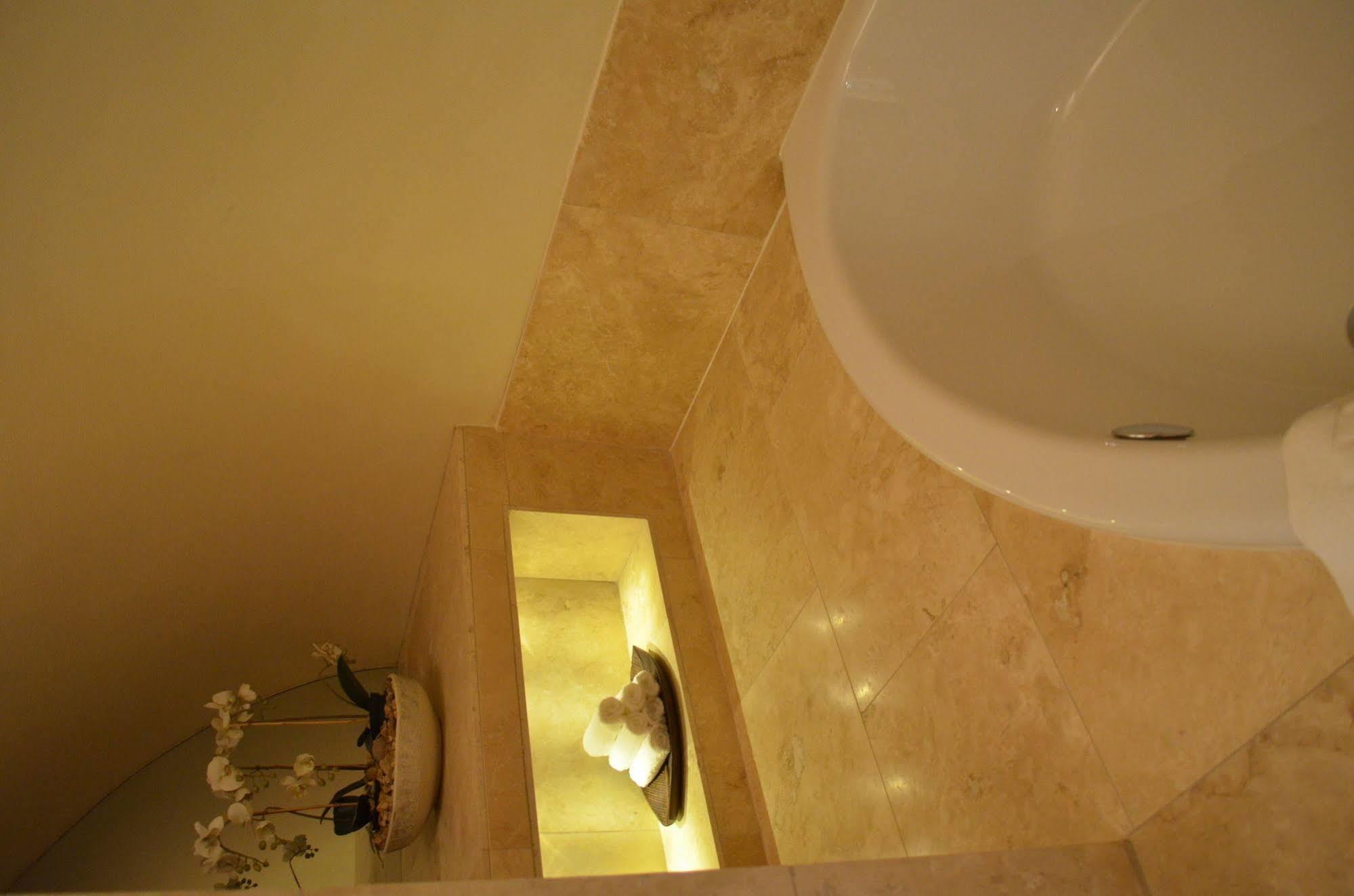 バース Apsley House Bed & Breakfast エクステリア 写真